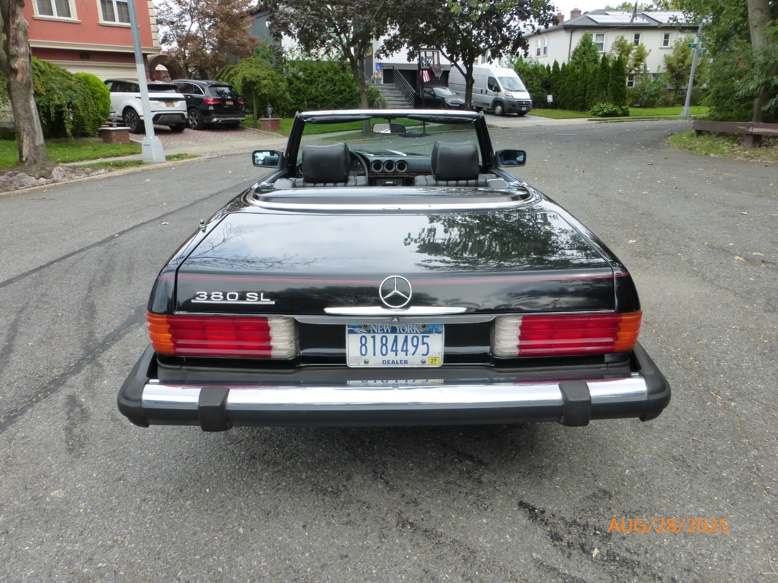 Mercedes-Benz-SL-Class-1982-Convertible-10