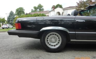 Mercedes-Benz-SL-Class-1982-Convertible-12