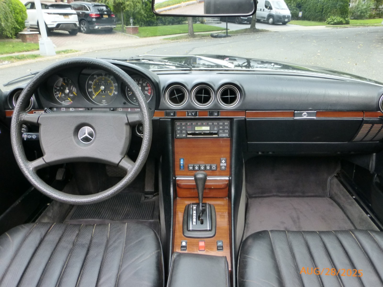Mercedes-Benz-SL-Class-1982-Convertible-14