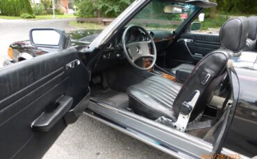 Mercedes-Benz-SL-Class-1982-Convertible-15