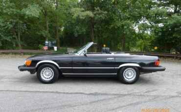 Mercedes-Benz-SL-Class-1982-Convertible-2