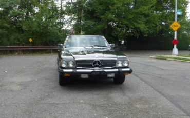 Mercedes-Benz-SL-Class-1982-Convertible-29