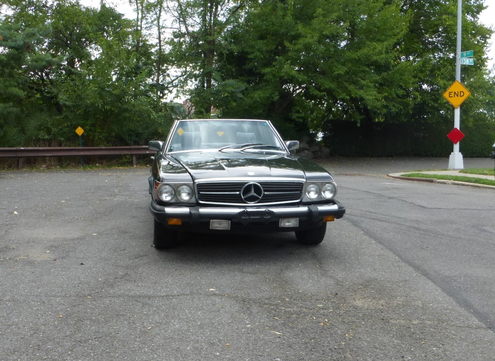 Mercedes-Benz-SL-Class-1982-Convertible-29