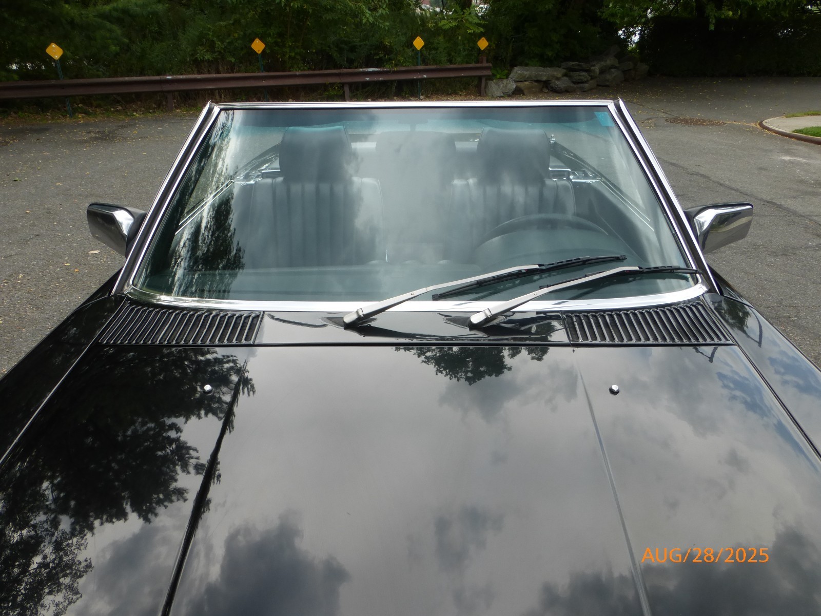 Mercedes-Benz-SL-Class-1982-Convertible-7