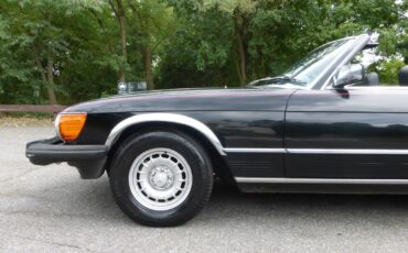 Mercedes-Benz-SL-Class-1982-Convertible-8