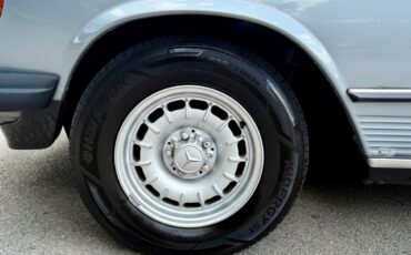 Mercedes-Benz-SL-Class-1983-Convertible-11
