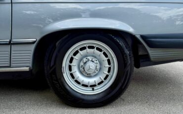 Mercedes-Benz-SL-Class-1983-Convertible-12