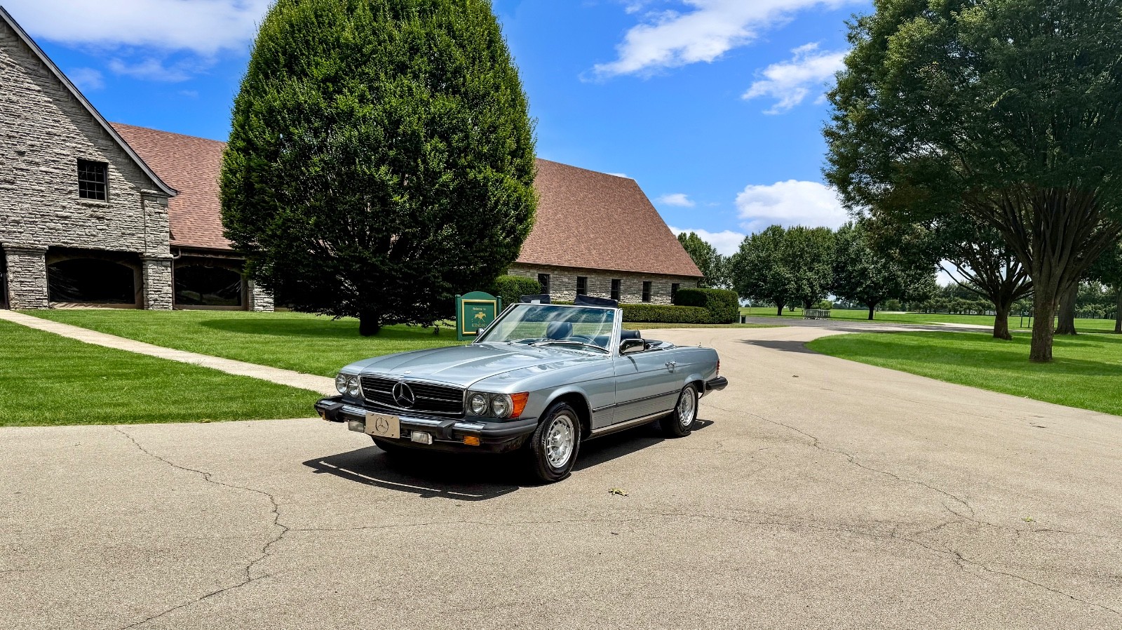 Mercedes-Benz-SL-Class-1983-Convertible-2