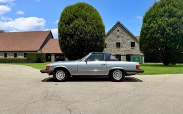 Mercedes-Benz-SL-Class-1983-Convertible-6