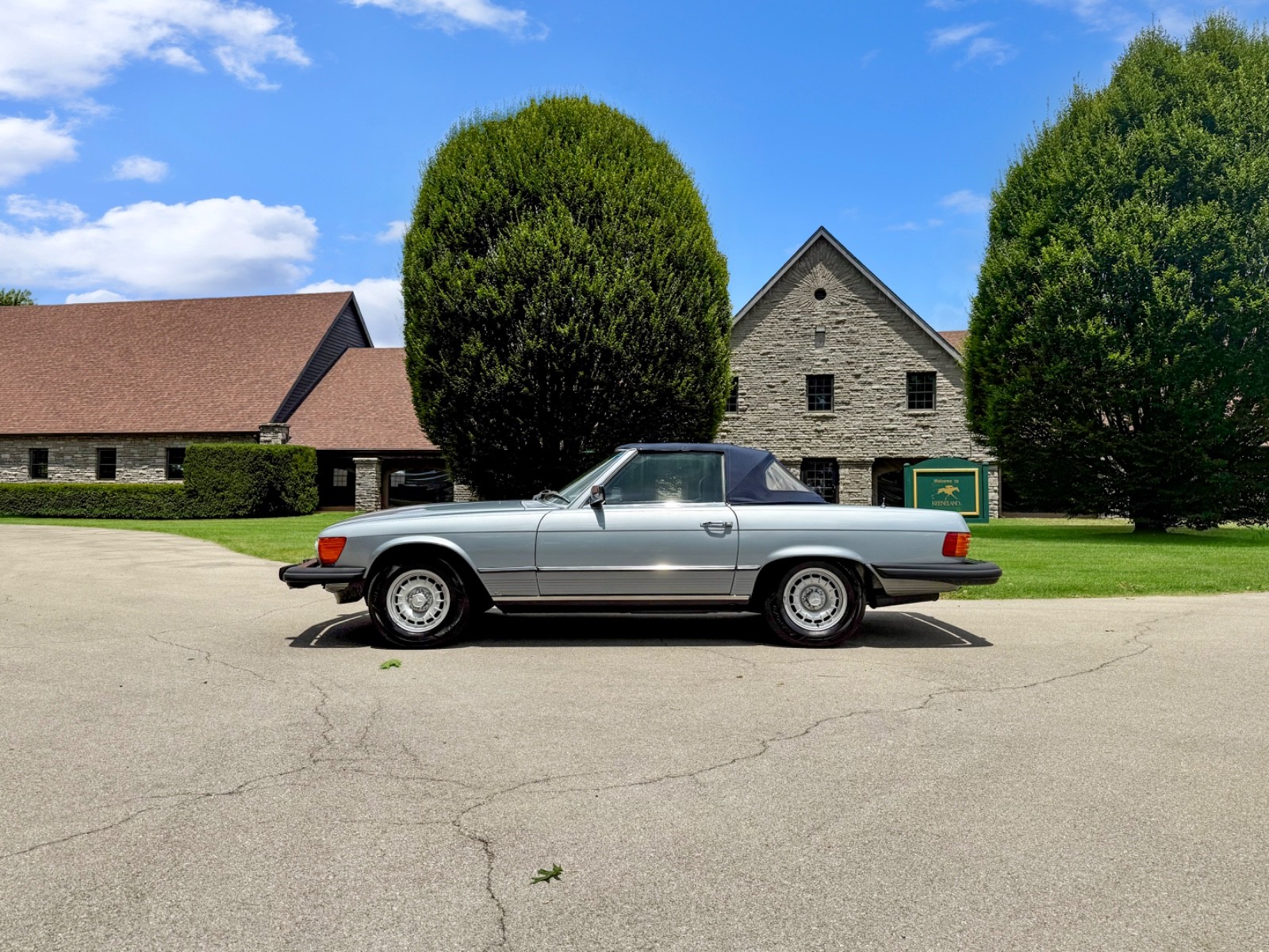Mercedes-Benz-SL-Class-1983-Convertible-6