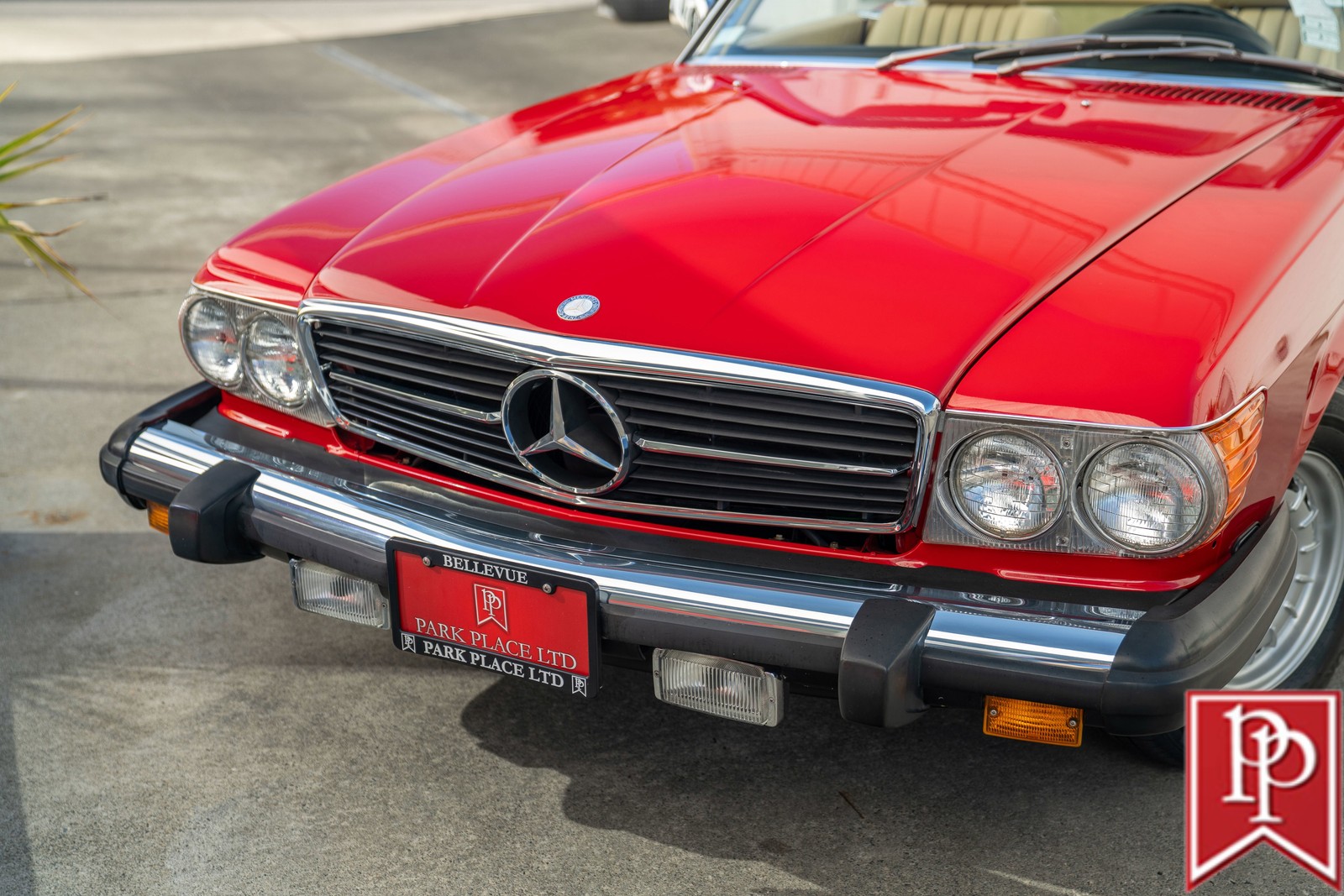 Mercedes-Benz-SL-Class-1983-Roadster-2