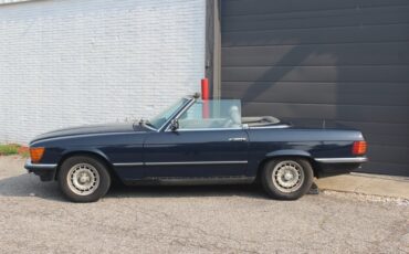 Mercedes-Benz-SL-Class-1984-Convertible-10