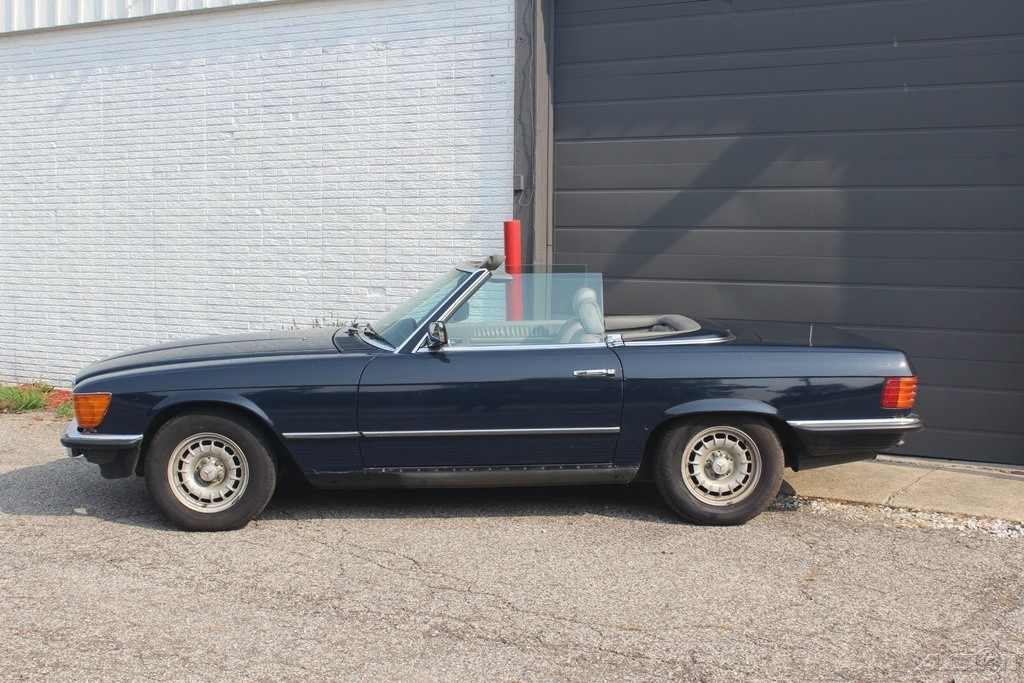 Mercedes-Benz-SL-Class-1984-Convertible-10
