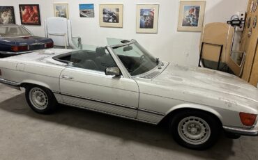 Mercedes-Benz-SL-Class-1984-Convertible-10