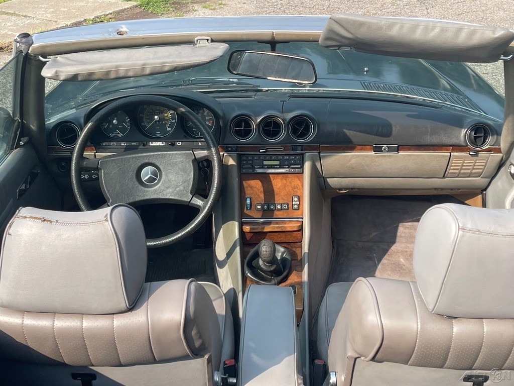 Mercedes-Benz-SL-Class-1984-Convertible-12