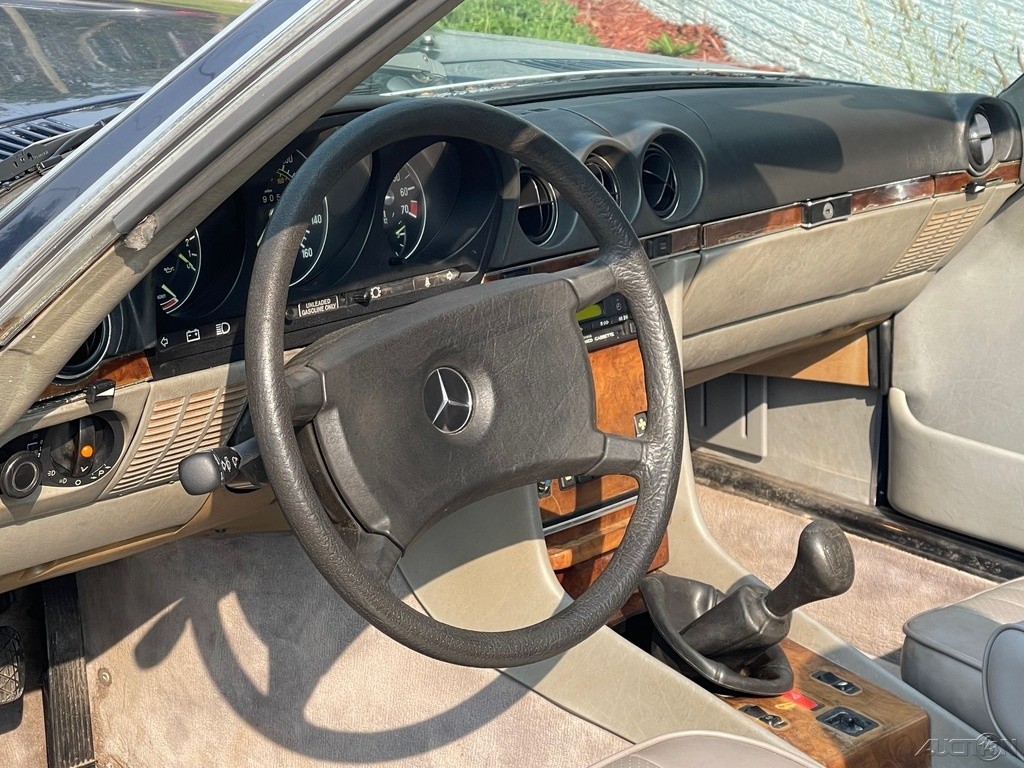 Mercedes-Benz-SL-Class-1984-Convertible-13