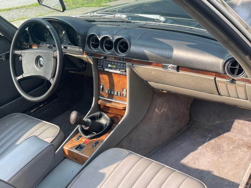 Mercedes-Benz-SL-Class-1984-Convertible-15
