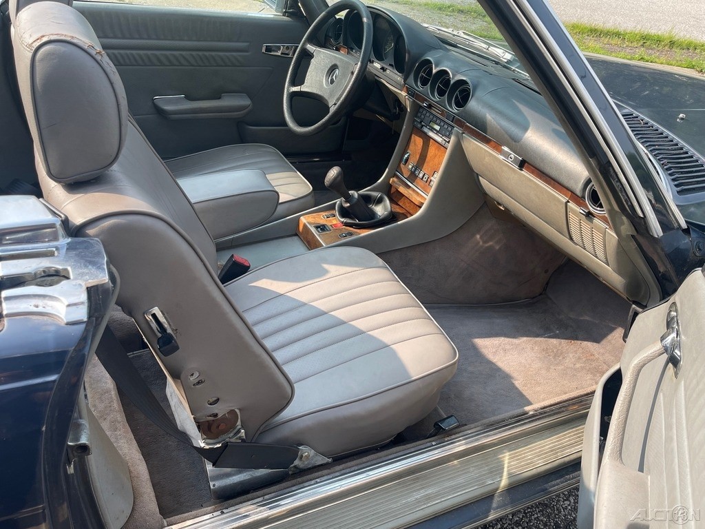 Mercedes-Benz-SL-Class-1984-Convertible-16