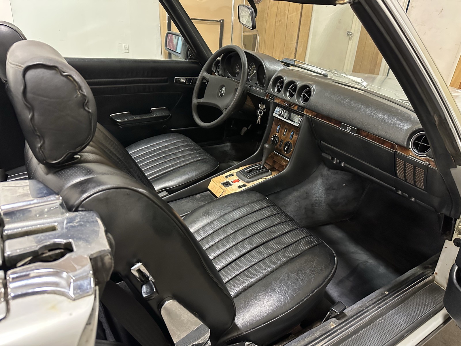 Mercedes-Benz-SL-Class-1984-Convertible-17