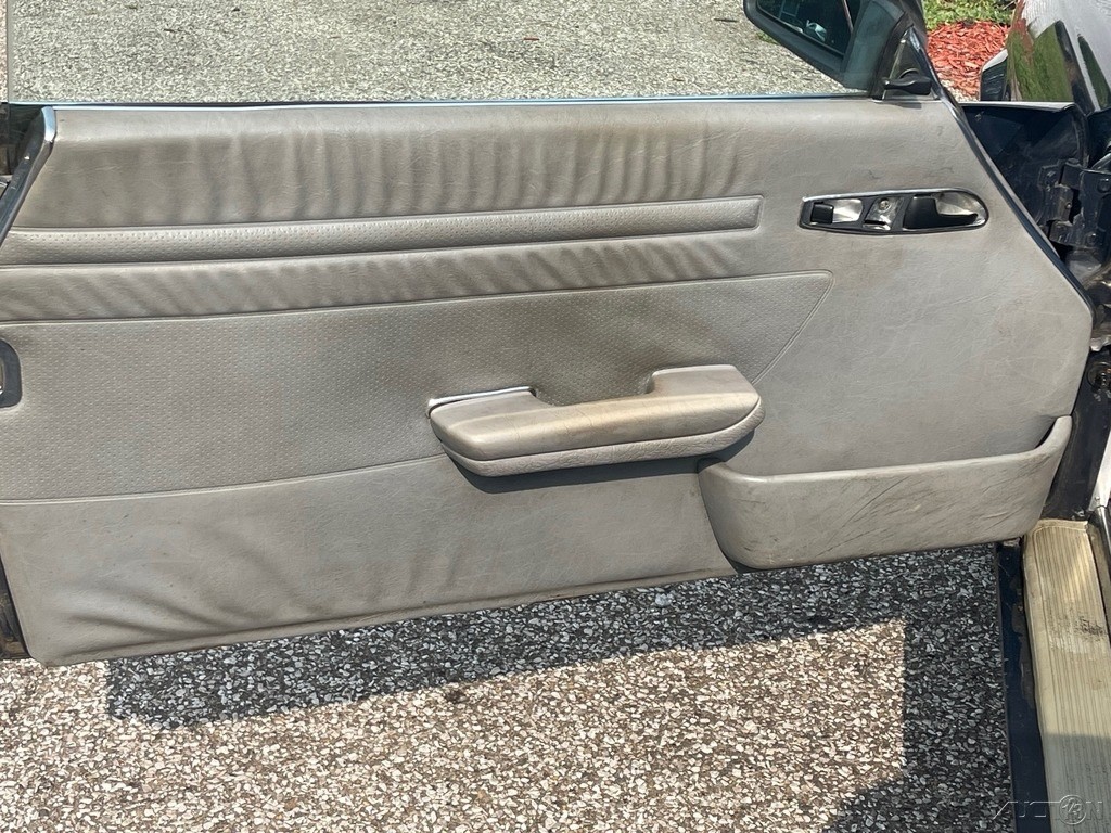 Mercedes-Benz-SL-Class-1984-Convertible-18