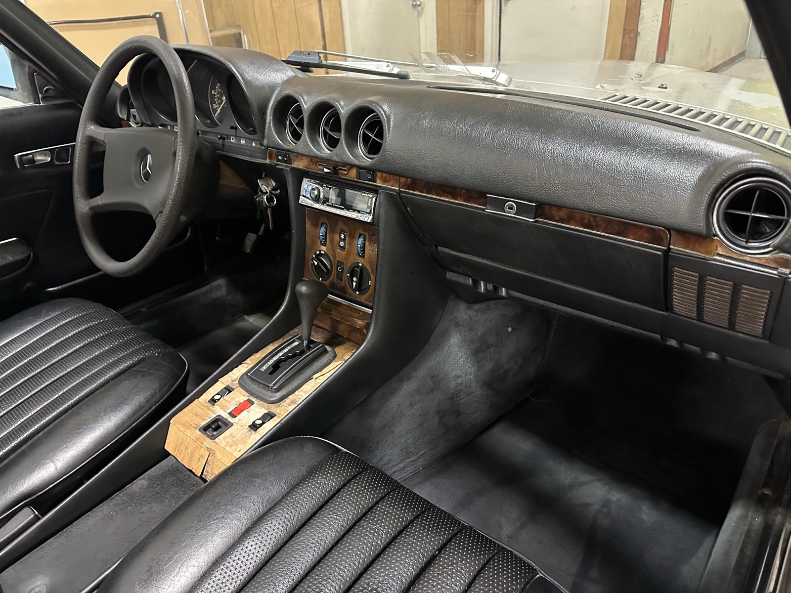 Mercedes-Benz-SL-Class-1984-Convertible-18