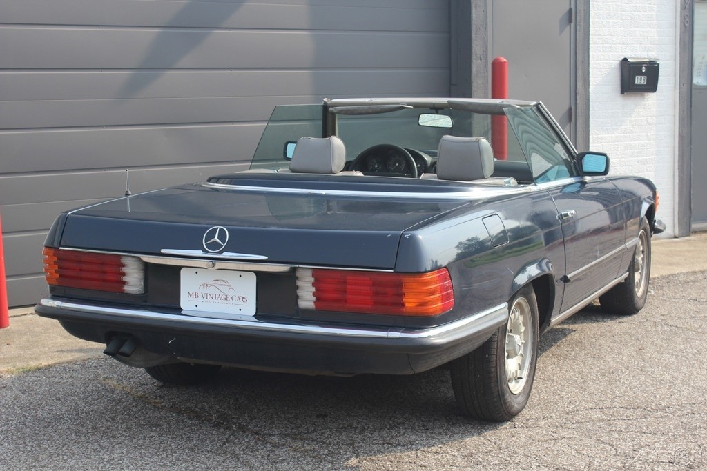 Mercedes-Benz-SL-Class-1984-Convertible-2