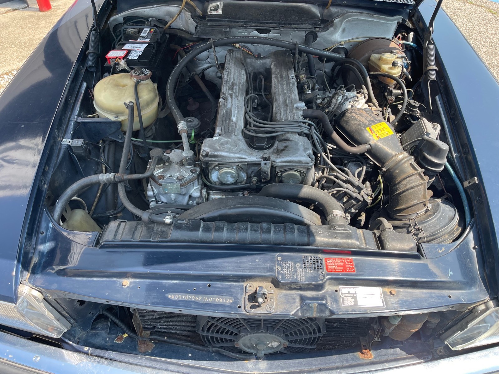 Mercedes-Benz-SL-Class-1984-Convertible-20
