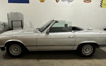 Mercedes-Benz-SL-Class-1984-Convertible-3