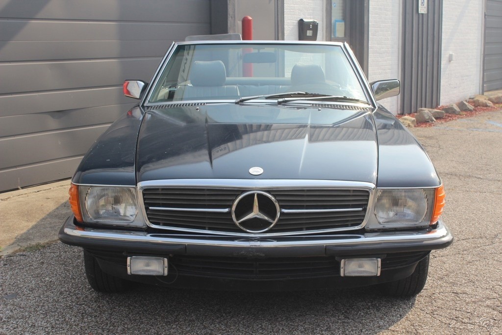 Mercedes-Benz-SL-Class-1984-Convertible-4