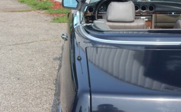 Mercedes-Benz-SL-Class-1984-Convertible-7