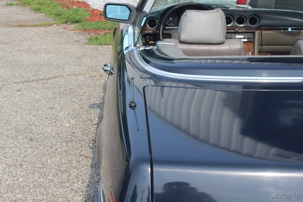 Mercedes-Benz-SL-Class-1984-Convertible-7