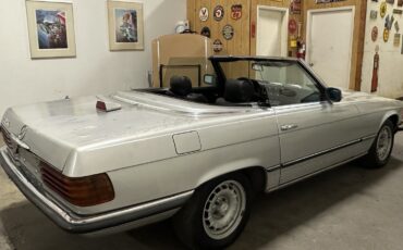Mercedes-Benz-SL-Class-1984-Convertible-9