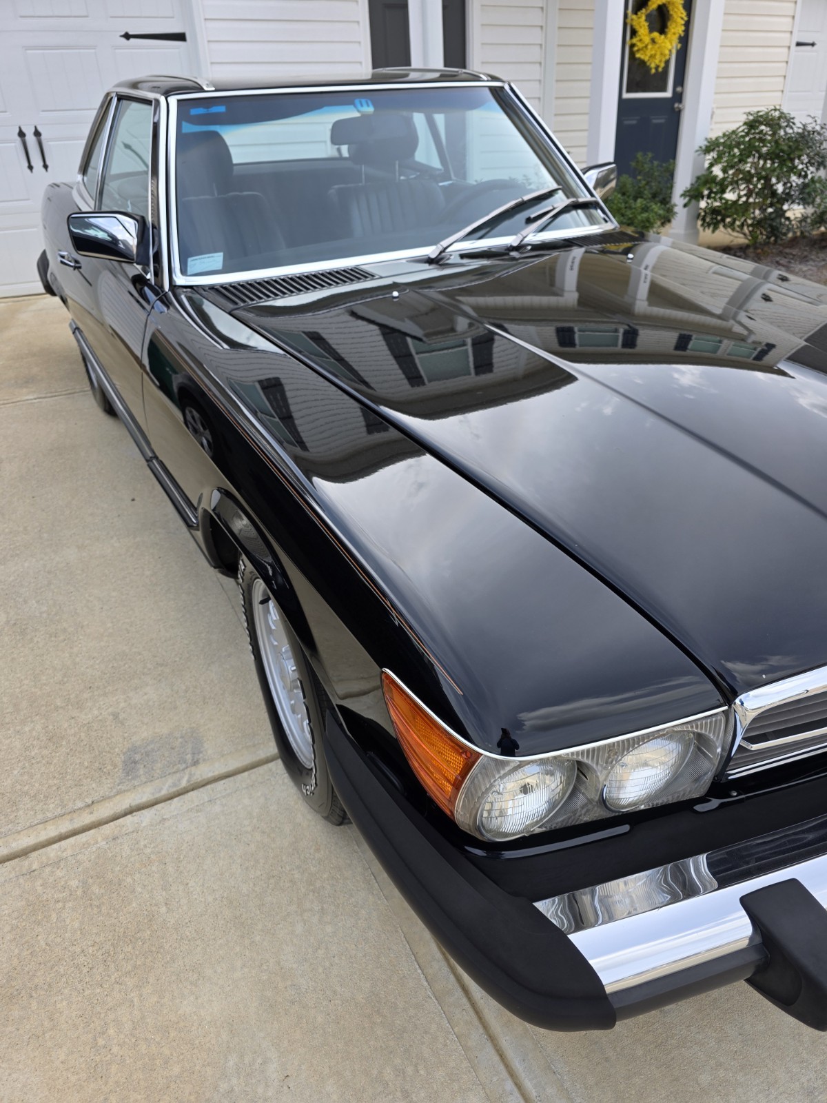 Mercedes-Benz-SL-Class-1985-Convertible-1