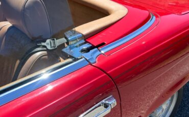 Mercedes-Benz-SL-Class-1985-Convertible-13