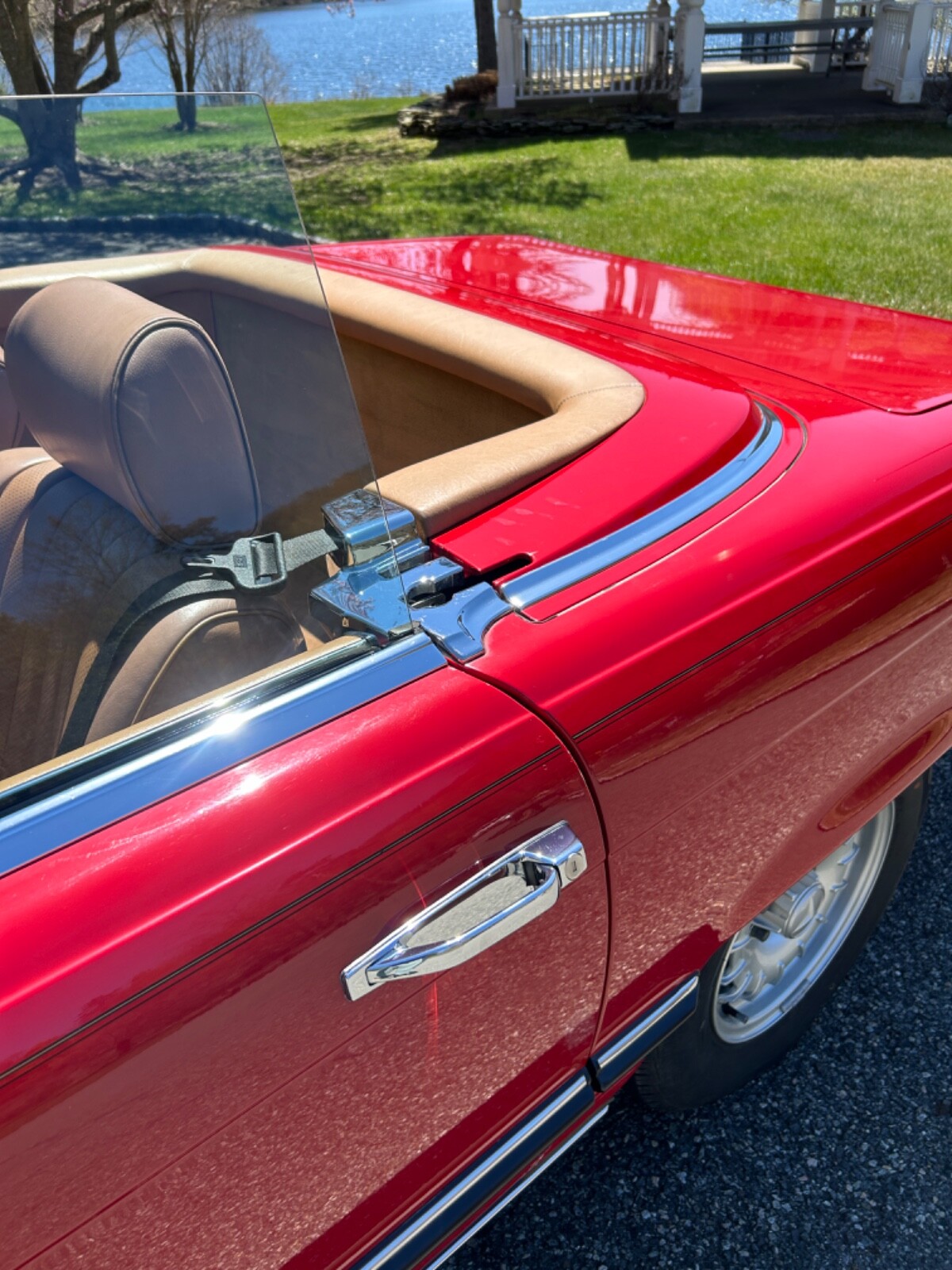 Mercedes-Benz-SL-Class-1985-Convertible-13