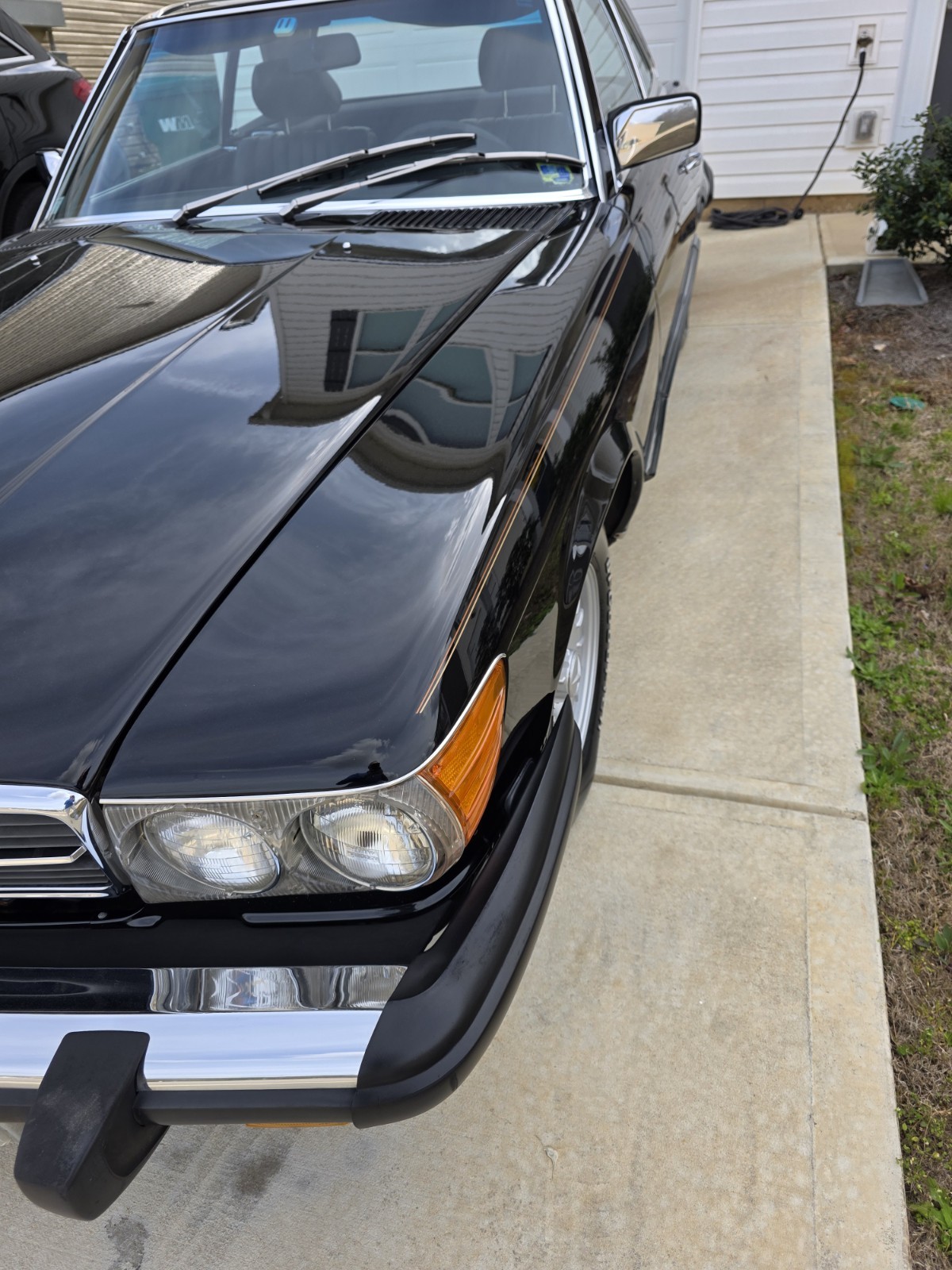 Mercedes-Benz-SL-Class-1985-Convertible-2