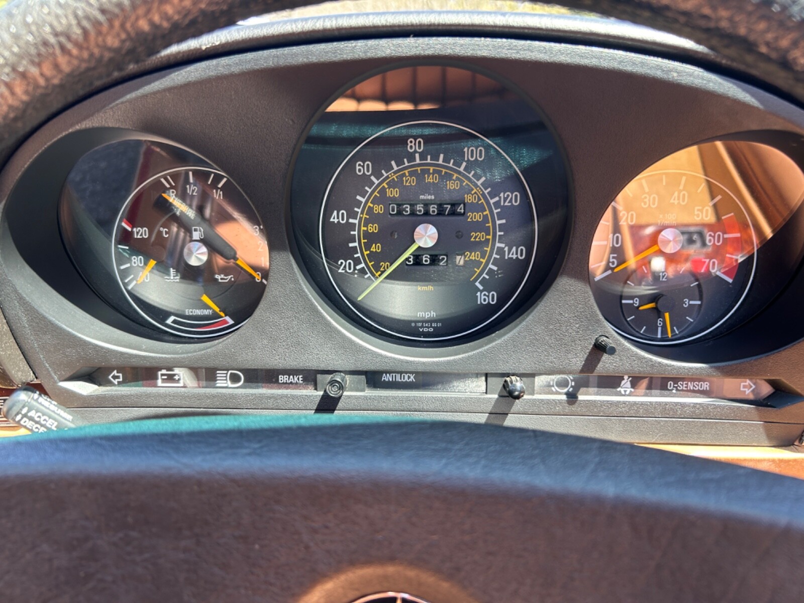 Mercedes-Benz-SL-Class-1985-Convertible-28