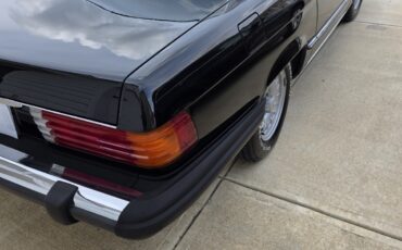 Mercedes-Benz-SL-Class-1985-Convertible-3