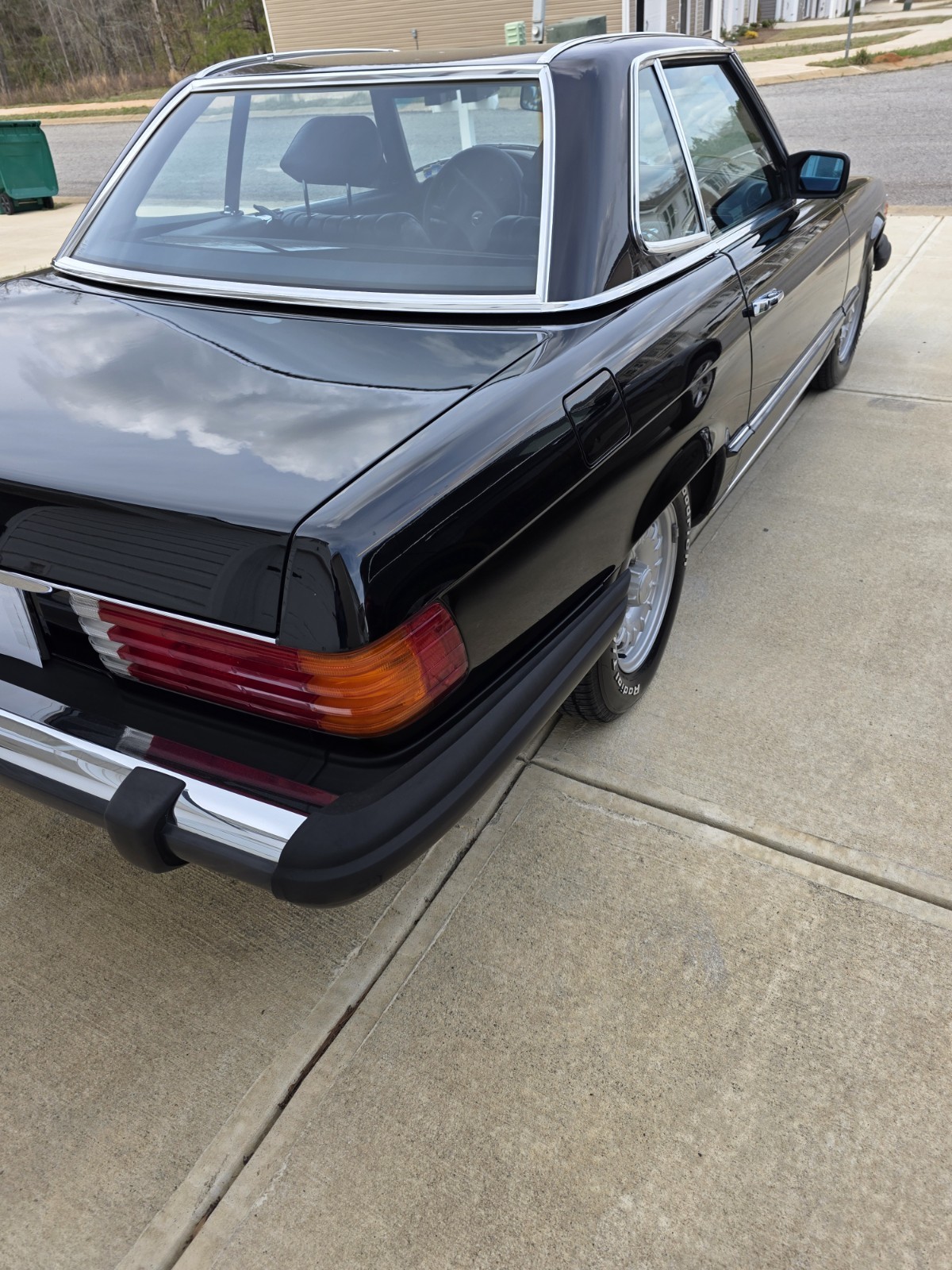 Mercedes-Benz-SL-Class-1985-Convertible-3