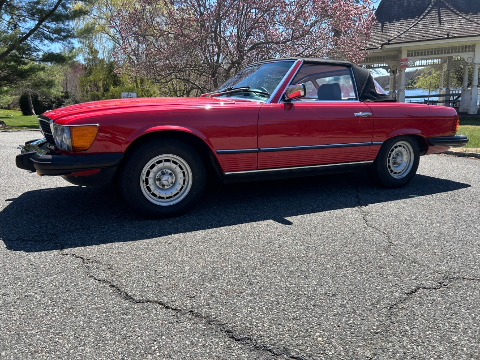 Mercedes-Benz-SL-Class-1985-Convertible-36