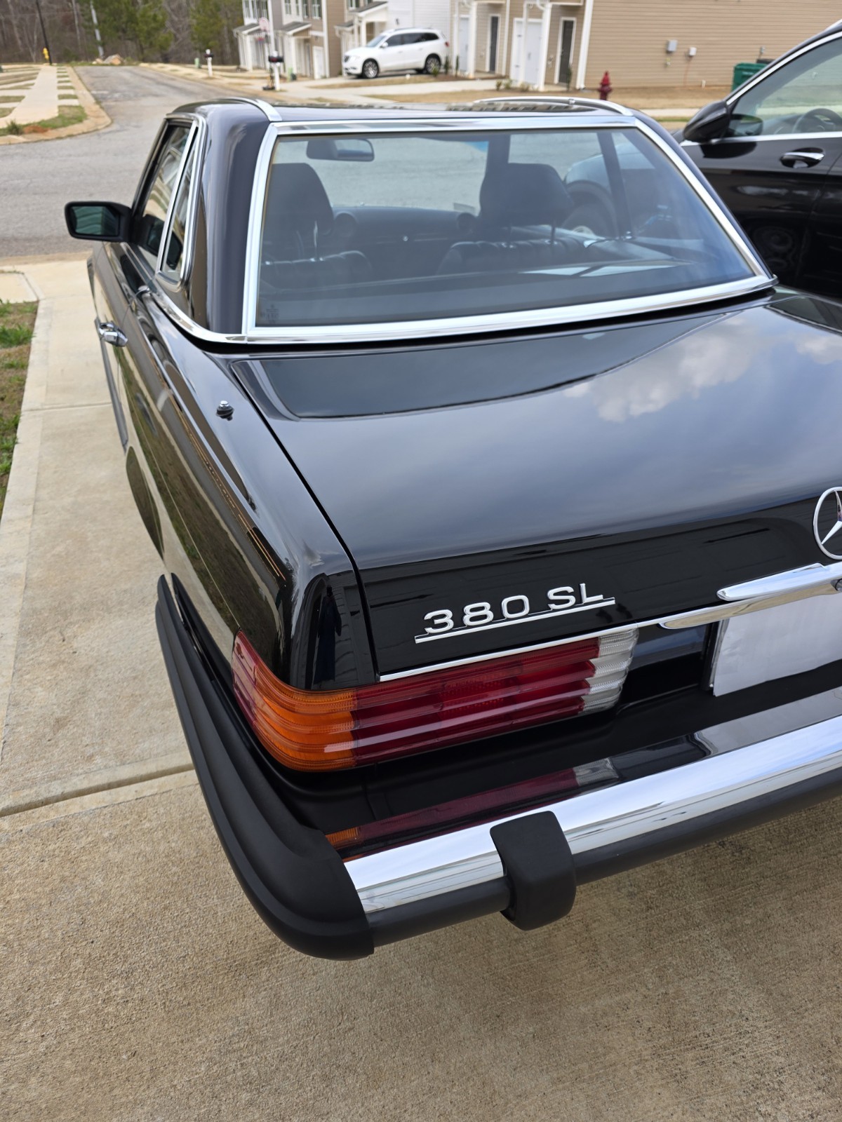 Mercedes-Benz-SL-Class-1985-Convertible-4