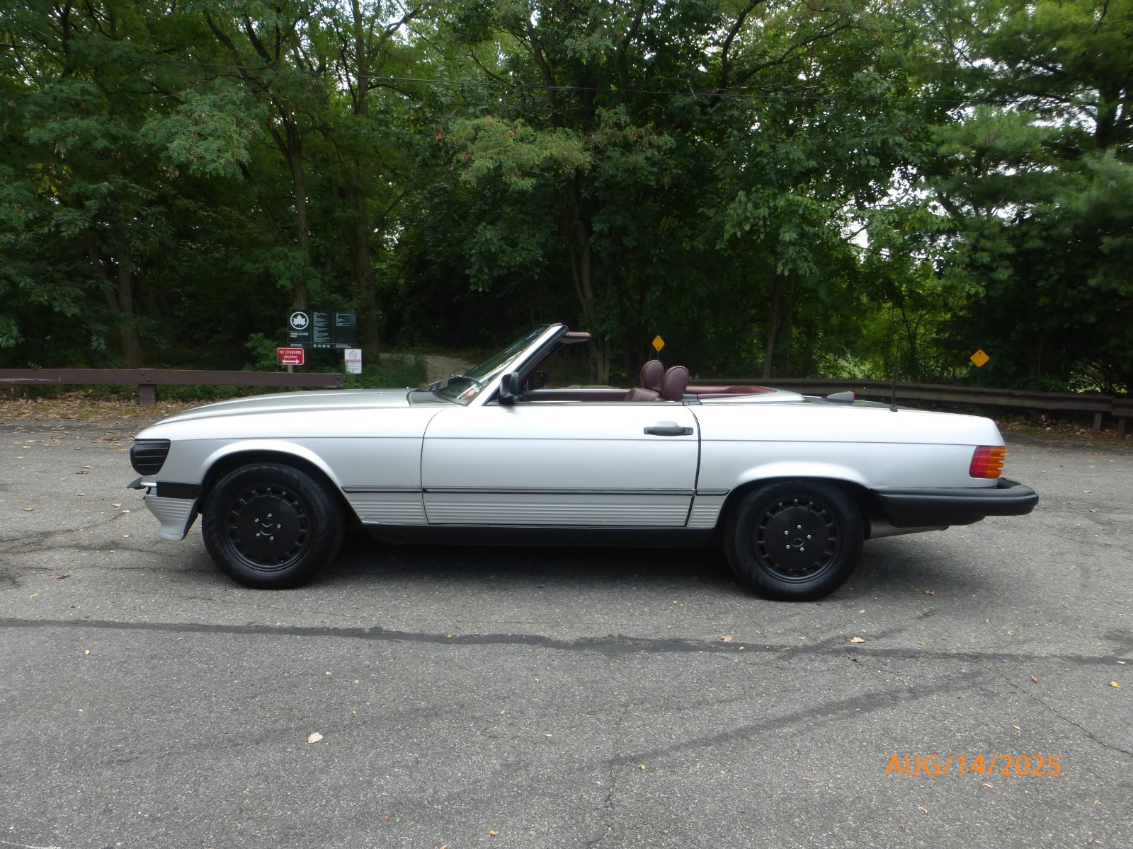 Mercedes-Benz-SL-Class-1986-Convertible-1