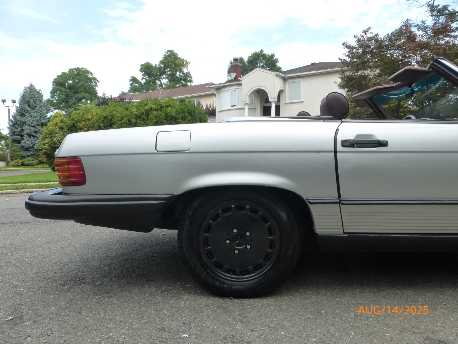 Mercedes-Benz-SL-Class-1986-Convertible-11