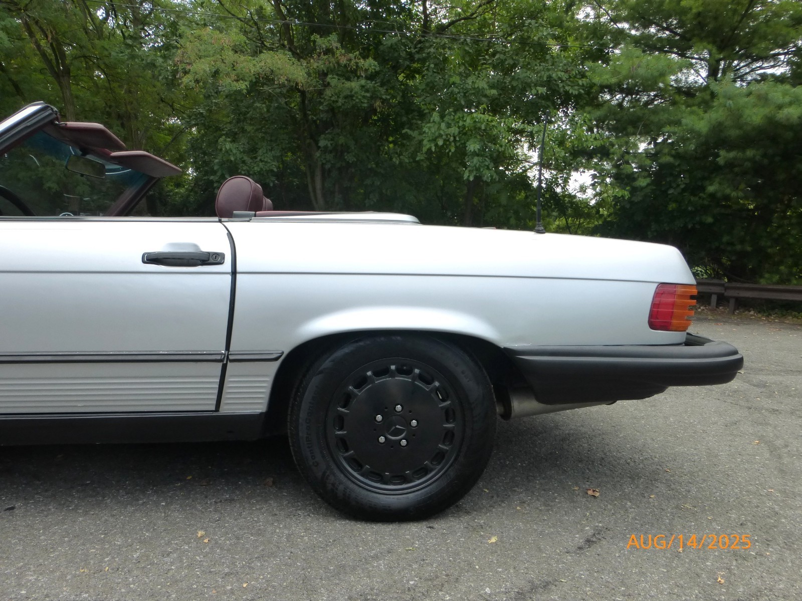 Mercedes-Benz-SL-Class-1986-Convertible-8