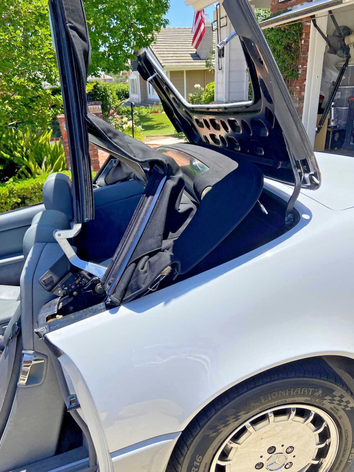 Mercedes-Benz-SL-Class-1990-Convertible-12