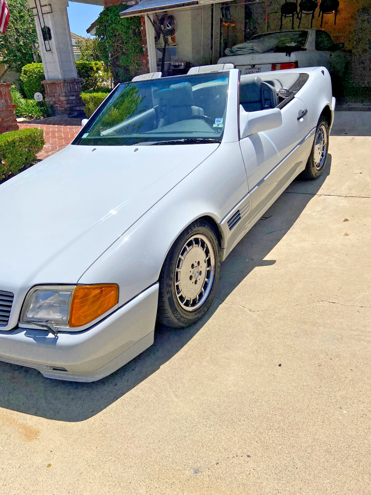 Mercedes-Benz-SL-Class-1990-Convertible-13