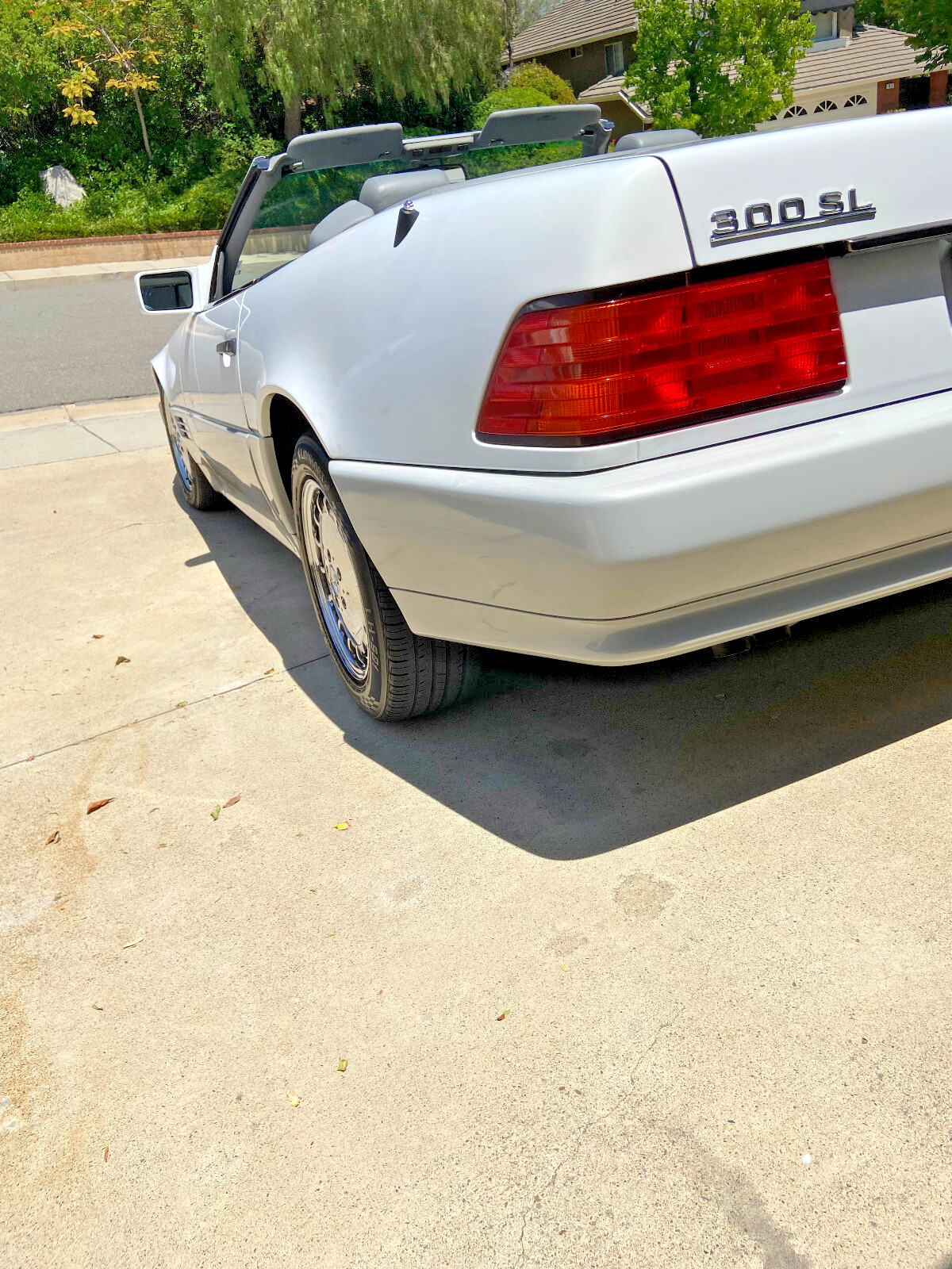 Mercedes-Benz-SL-Class-1990-Convertible-14