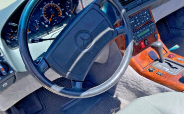 Mercedes-Benz-SL-Class-1990-Convertible-16