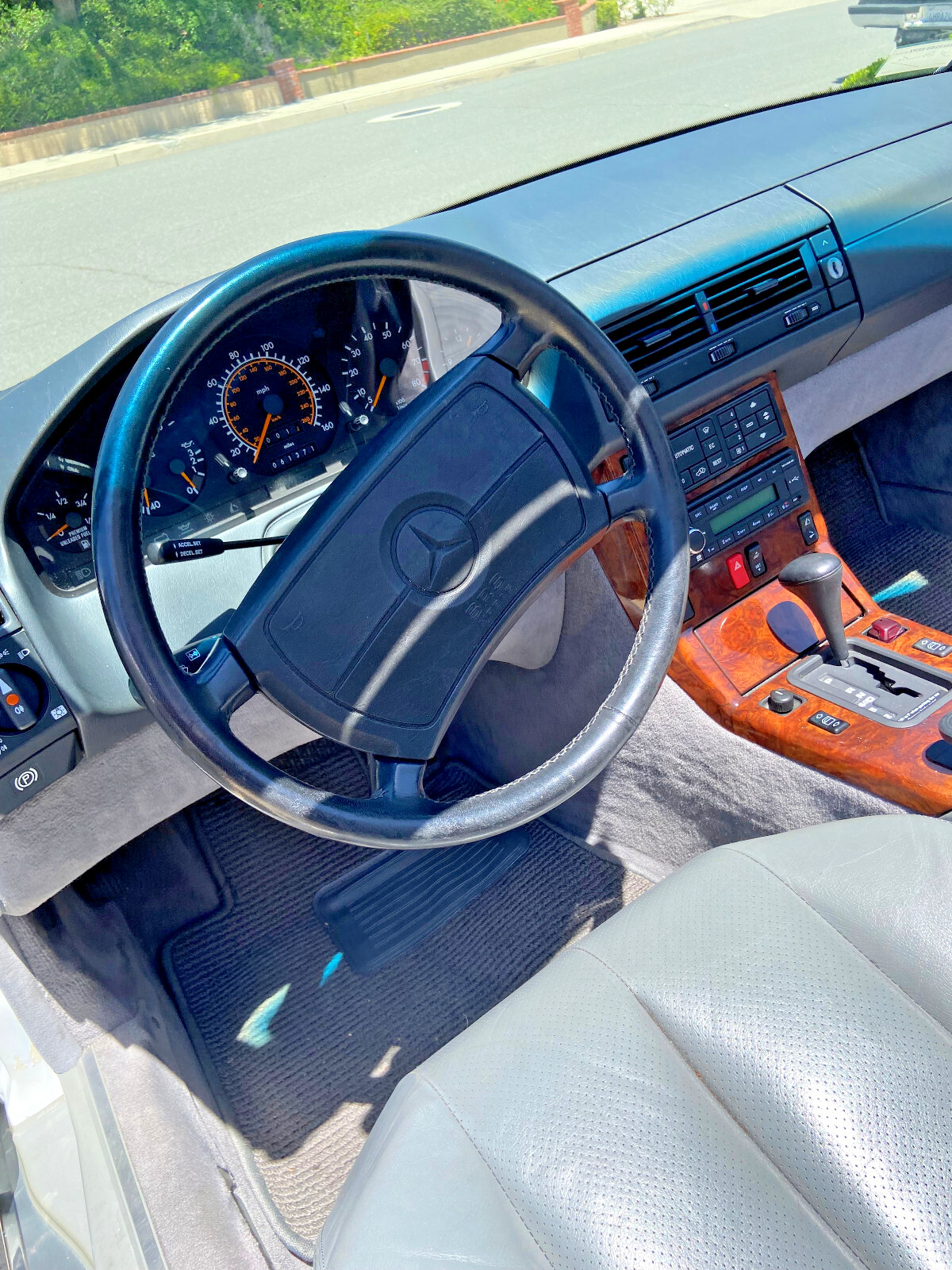 Mercedes-Benz-SL-Class-1990-Convertible-16