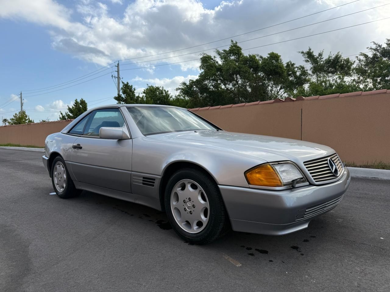 Mercedes-Benz-SL-Class-1994-2